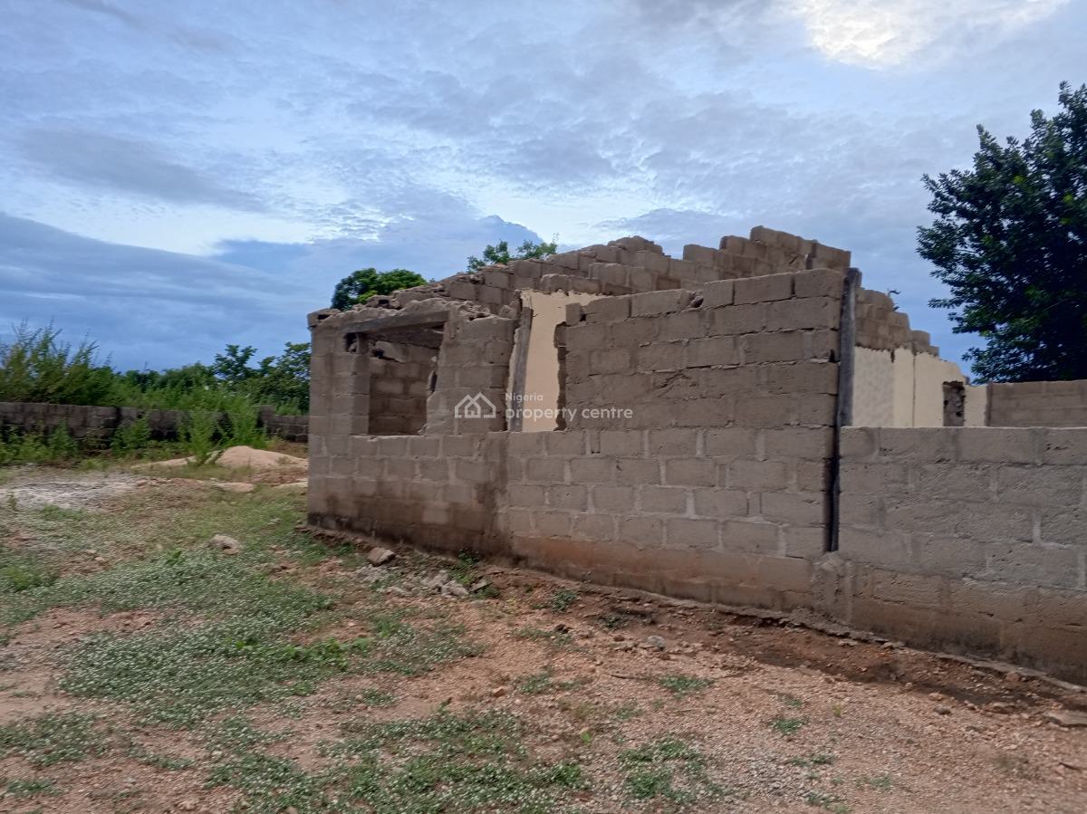 One Acre of Land Facing Express Way, By Wada Estate Road, Along Lokoja/ajaokuta Expressway, Lokoja, Kogi, Land for Sale