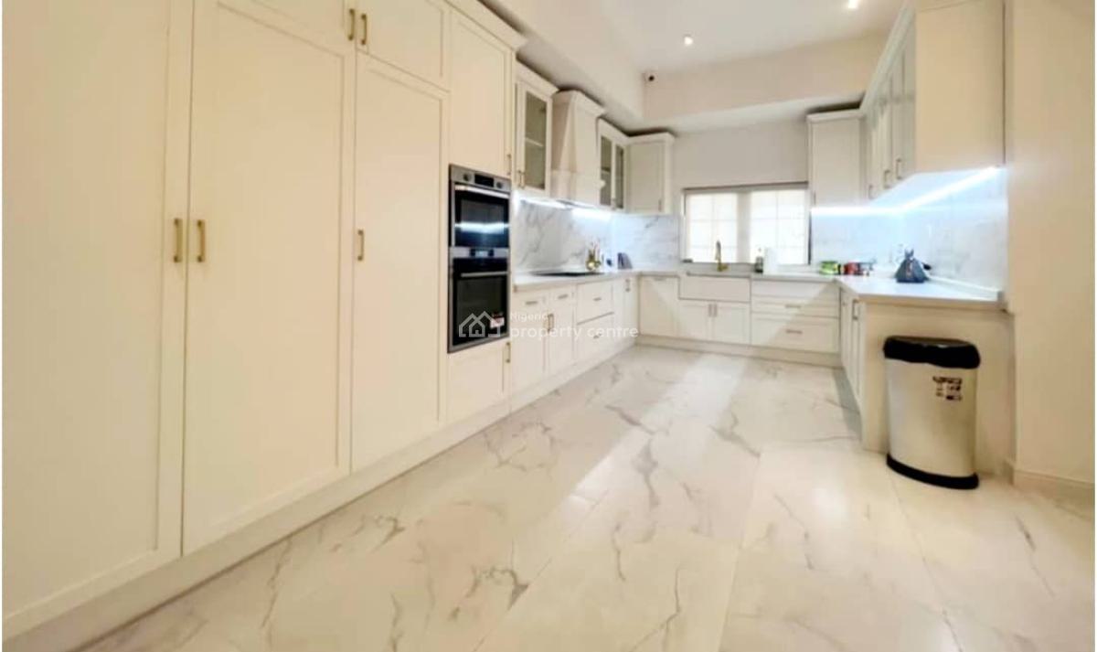Stunning 6 Bedrooms Waterfront Mansion in a Good Area, Ikoyi, Lagos, House for Sale