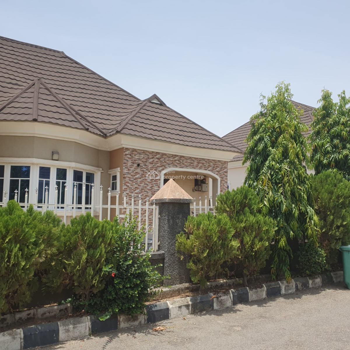 Well Finished Strategically Location 3 Bedroom Detached Bungalow, Lugbe, Lugbe District, Abuja, Detached Bungalow for Sale