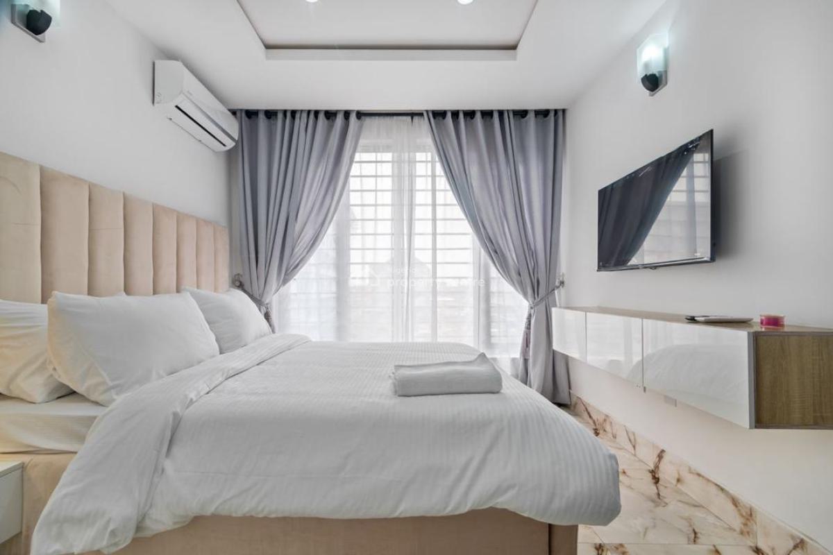 Luxury 3 Bedroom Apartment with Snooker Board and Ps5, Lekki Phase 1, Lekki, Lagos, Flat / Apartment Short Let
