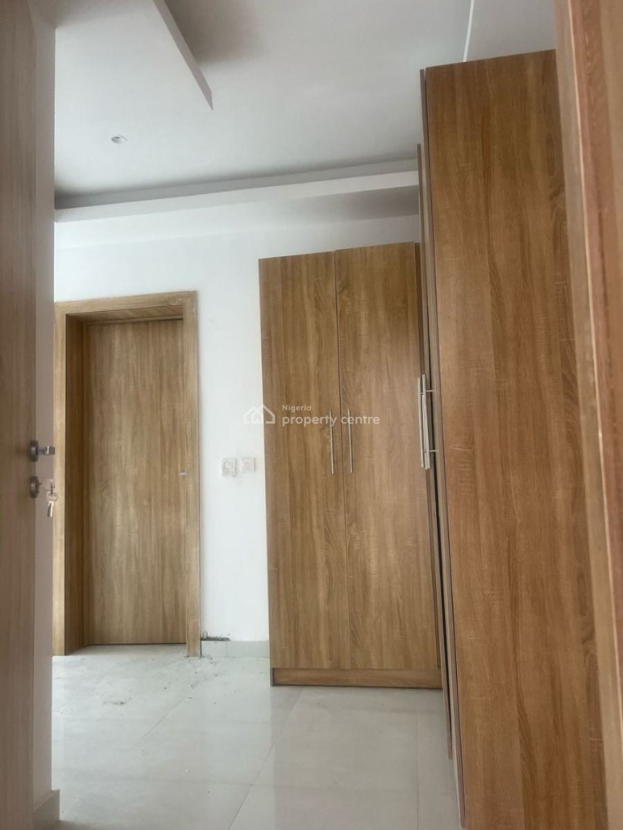 Spacious and Well Maintained 3bedroom Apartment, Spg Ologolo Lekki Lagos, Ologolo, Lekki, Lagos, Flat / Apartment for Rent
