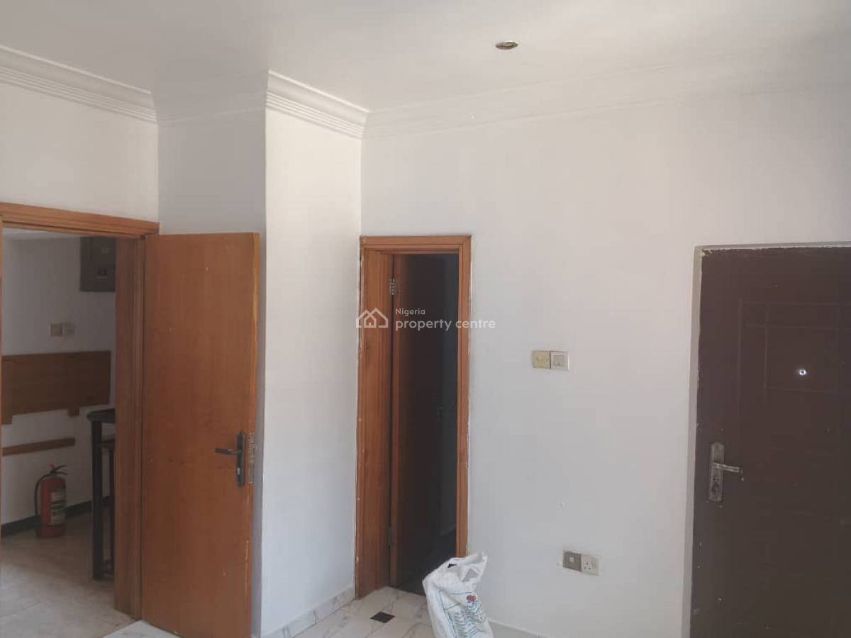 Serviced 2 Bedroom Town House, Off Admiralty Way, Lekki Phase 1, Lekki, Lagos, Terraced Duplex for Rent