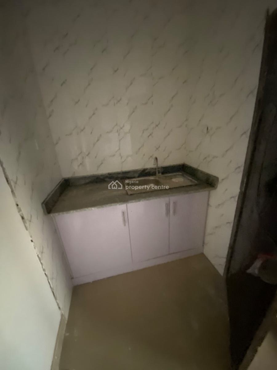Brand New Clean  Spacious Self Contained, Pay and Pack in, Wuye Main (tarred Rd), Wuye, Abuja, Self Contain (single Rooms) for Rent