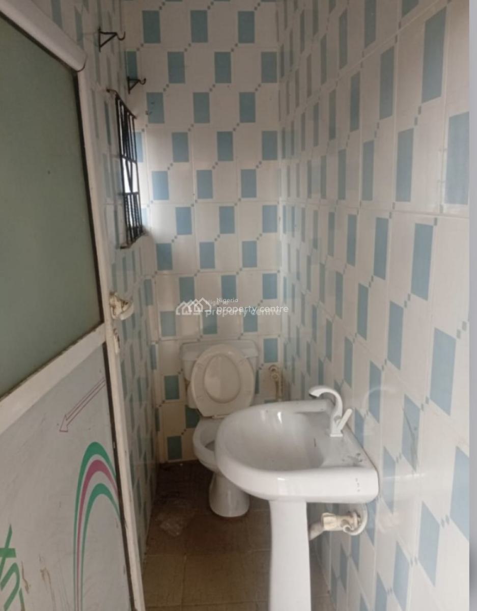 Spacious 2 Bedroom Apartment, Agboyi Estate, Ori-oke, Ogudu, Lagos, Flat / Apartment for Rent