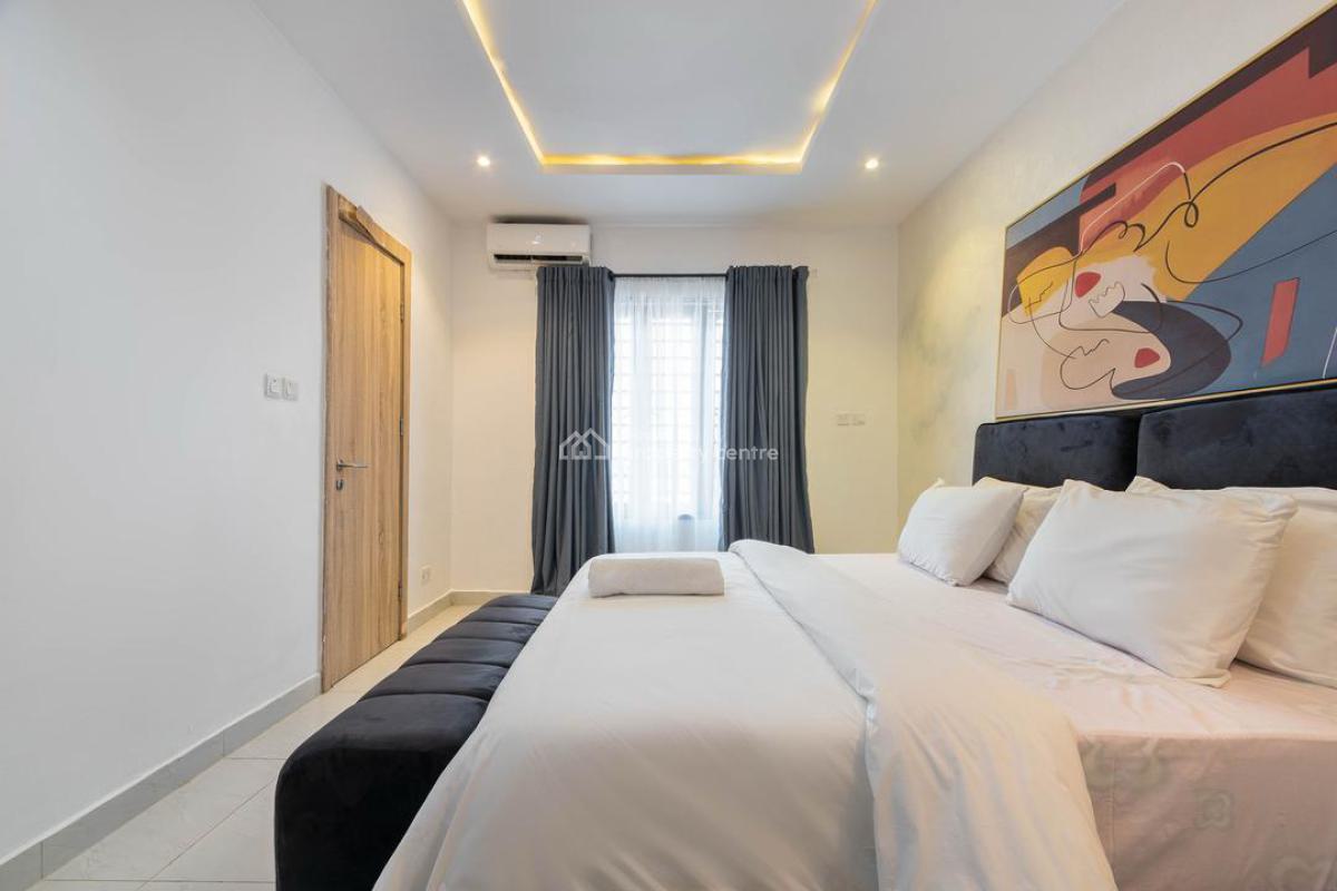 Beautiful and Luxurious 3 Bedrooms Apartment, with a Sea View, Tokunbo Omisore, Off Admiralty Road, Lekki Phase 1, Lekki, Lagos, Flat / Apartment Short Let