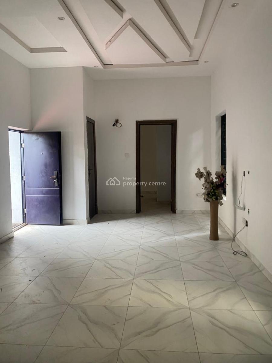 Spacious 2 Bedroom Flat, Olowora, Olowora, Magodo, Lagos, Flat / Apartment for Rent