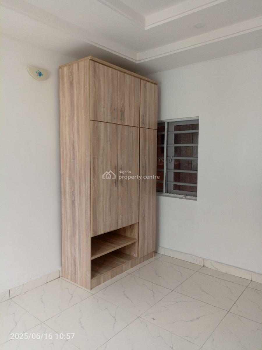 2 Bedroom Luxurious Upstairs Flat, Ogombo, Ajah, Lagos, Flat / Apartment for Rent