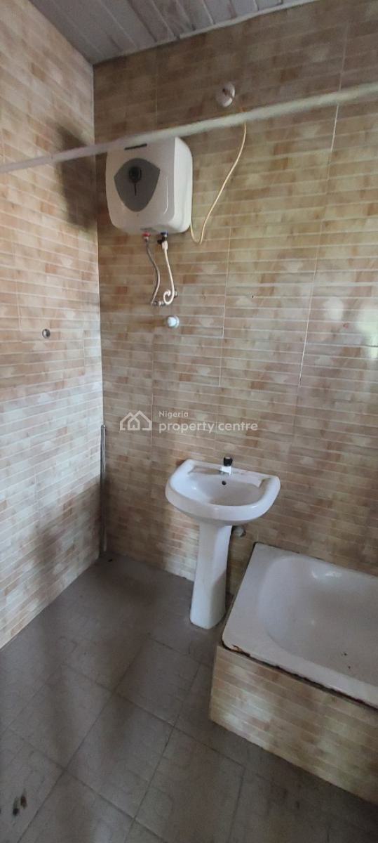 Spacious 3 Bedrooms Flat, Ikota, Lekki, Lagos, Flat / Apartment for Rent
