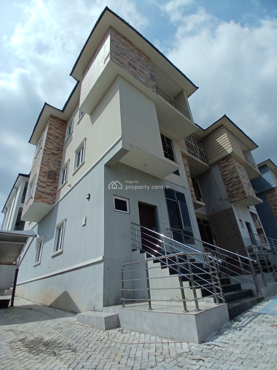 Well Renovated 4 Bedroom Terrace Duplex with 1 Room Bq, Ddiplomatic Zone, Guzape District, Abuja, Terraced Duplex for Rent
