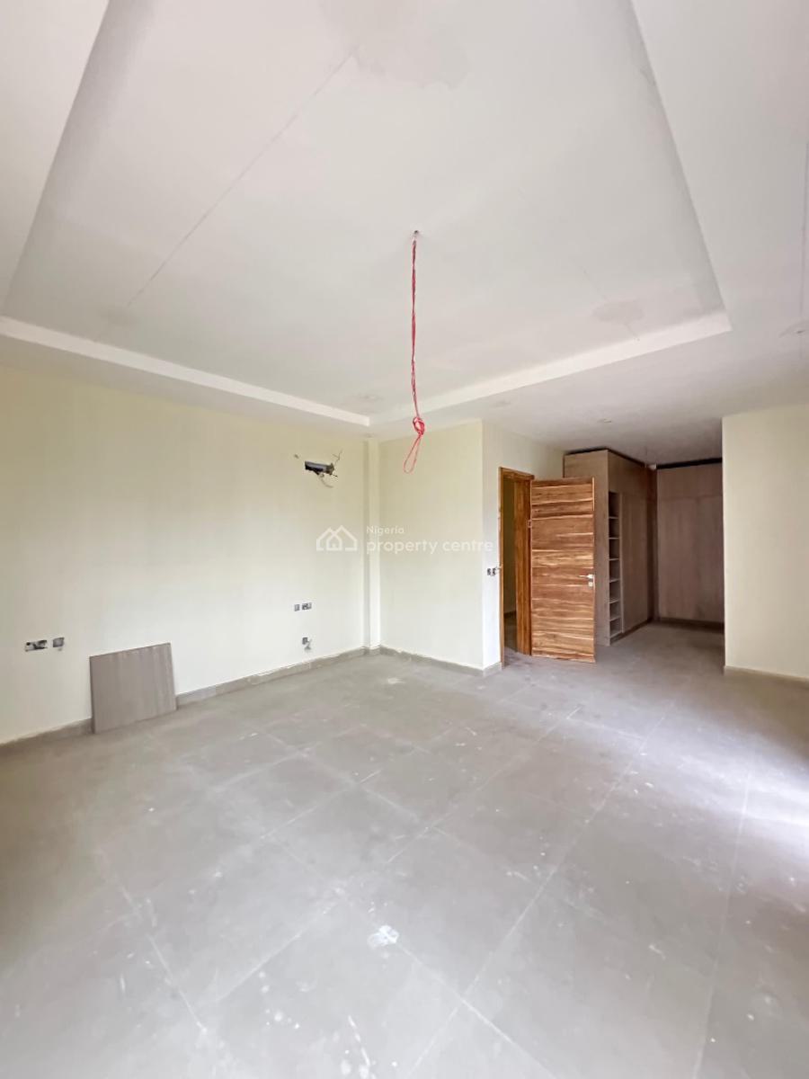 Charming Victorian in Prized Position, Lekki Phase 1, Lekki, Lagos, Block of Flats for Sale
