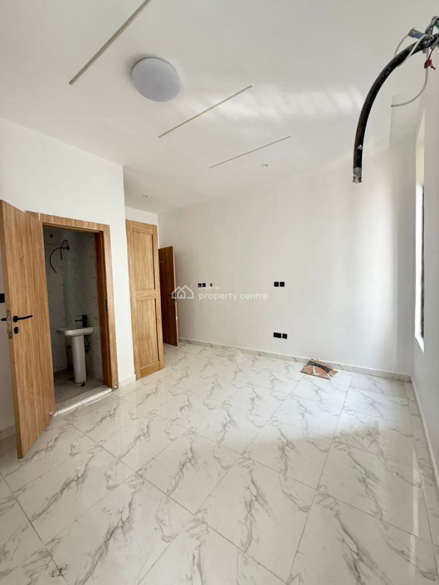 Fantastic 2 Bedroom Apartment with Swimming Pool and Gym, Ologolo, Lekki, Lagos, Flat / Apartment for Sale