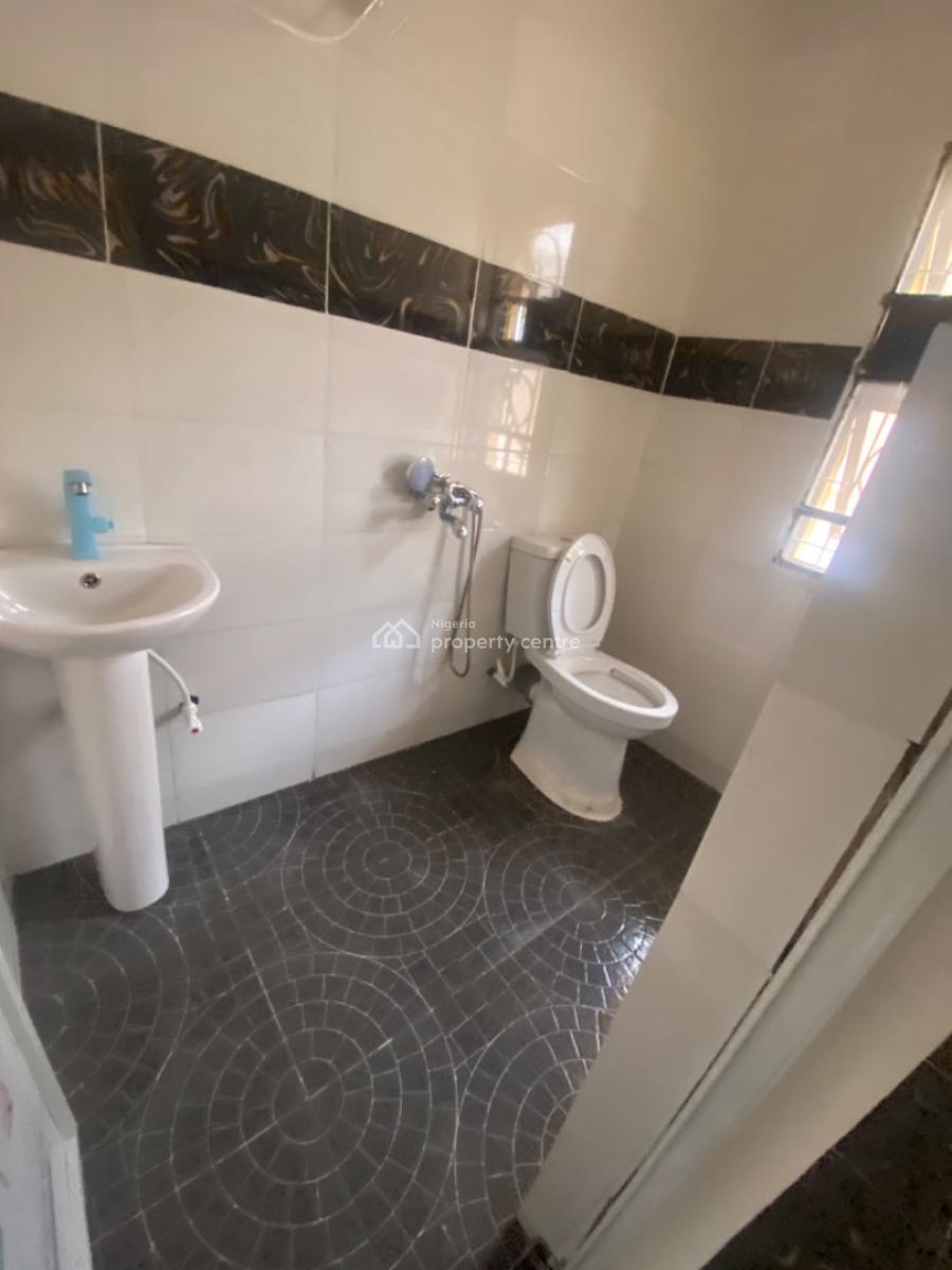 2 Bedroom Terraced Apartment, Off Emmanuel Abimbola Cole, Lekki Phase 1, Lekki, Lagos, Flat / Apartment for Rent