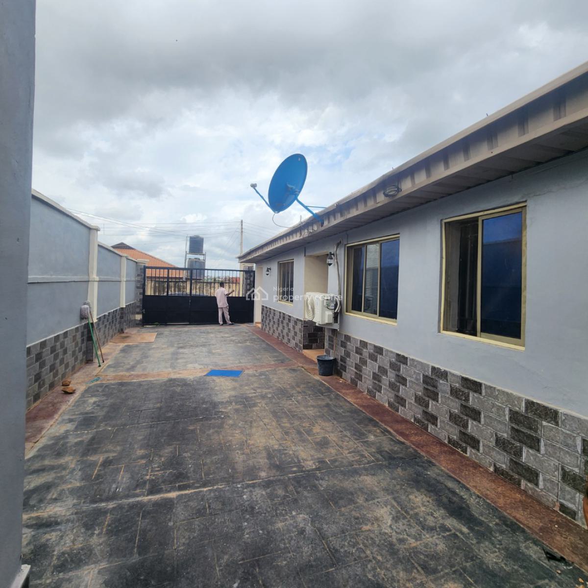 Two Units of Room/parlor Self-contained and a Room Self-contained, Iyana Agbala, Ibadan, Oyo, Detached Bungalow for Sale