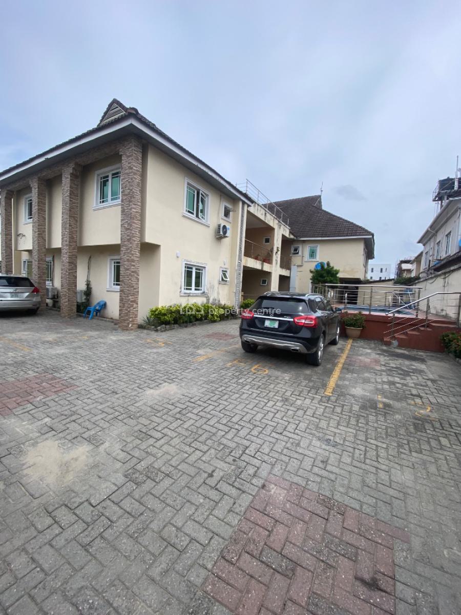 Spacious 2 Bedrooms Penthouse, Lekki Phase 1, Lekki, Lagos, Flat / Apartment for Rent