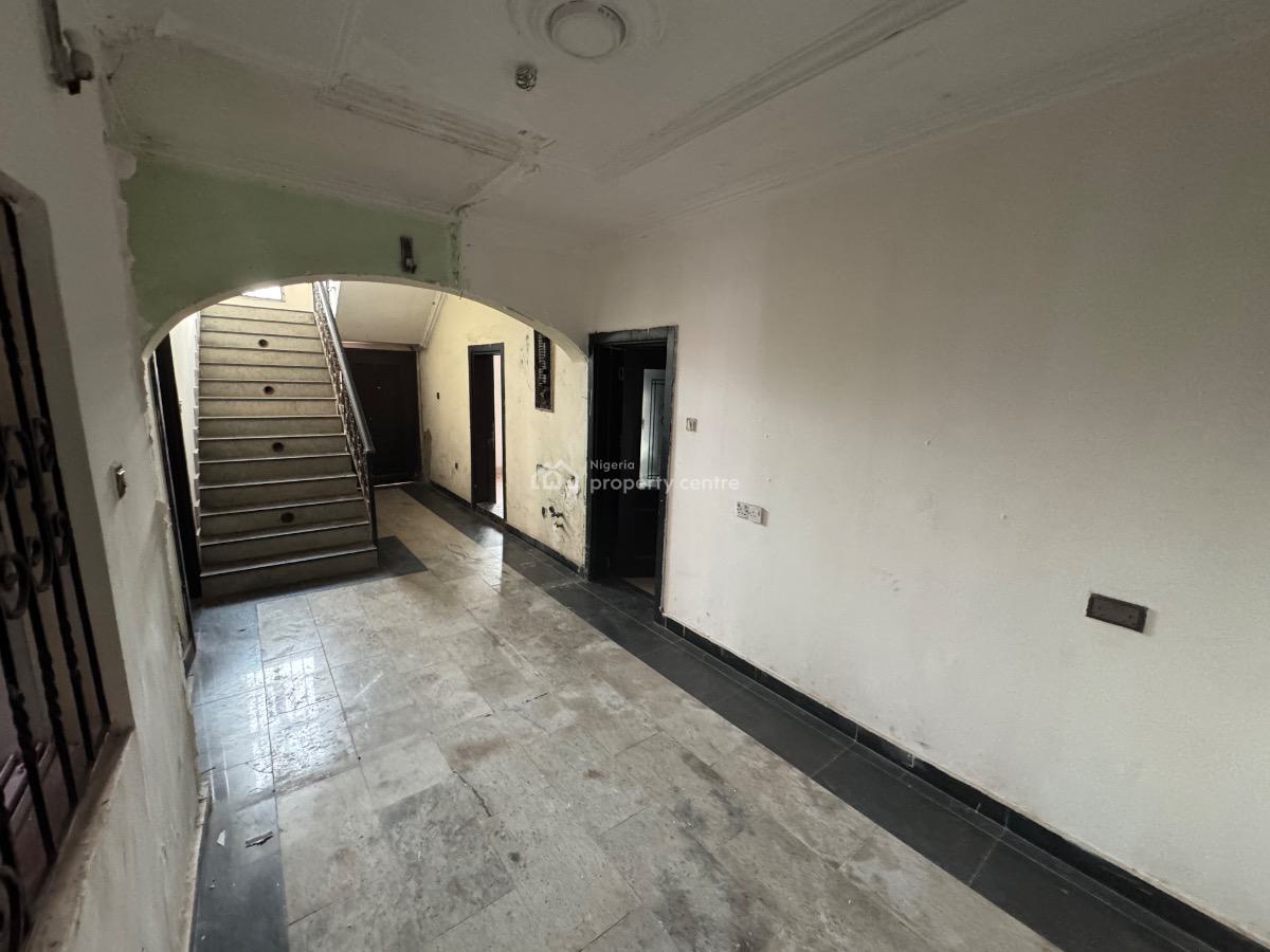 a 12 Bedroom House with Two Units of 1 Bedrooms Apartment Bq, Lekki Phase 1, Lekki, Lagos, House for Rent