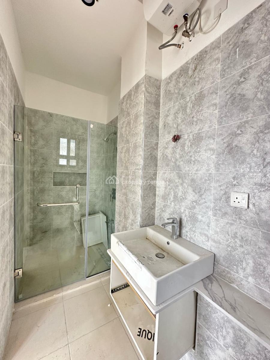 Luxurious 2 Bedroom Apartment with a Pool and Gym, Ologolo, Lekki, Lagos, Flat / Apartment for Sale