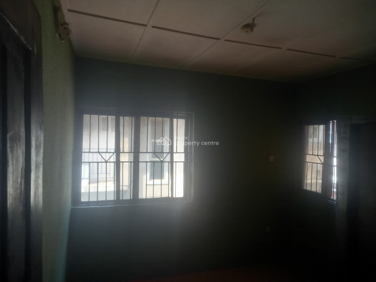 3 Bed Upstairs Flat, Oko Oba Gra Scheme 1 Estate, Oko-oba, Agege, Lagos, Flat / Apartment for Rent