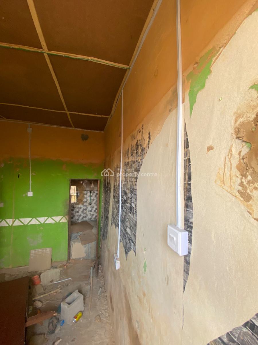 Renovated Self Contain, Off Bokku, Oworo Road, Oworonshoki, Kosofe, Lagos, Flat / Apartment for Rent