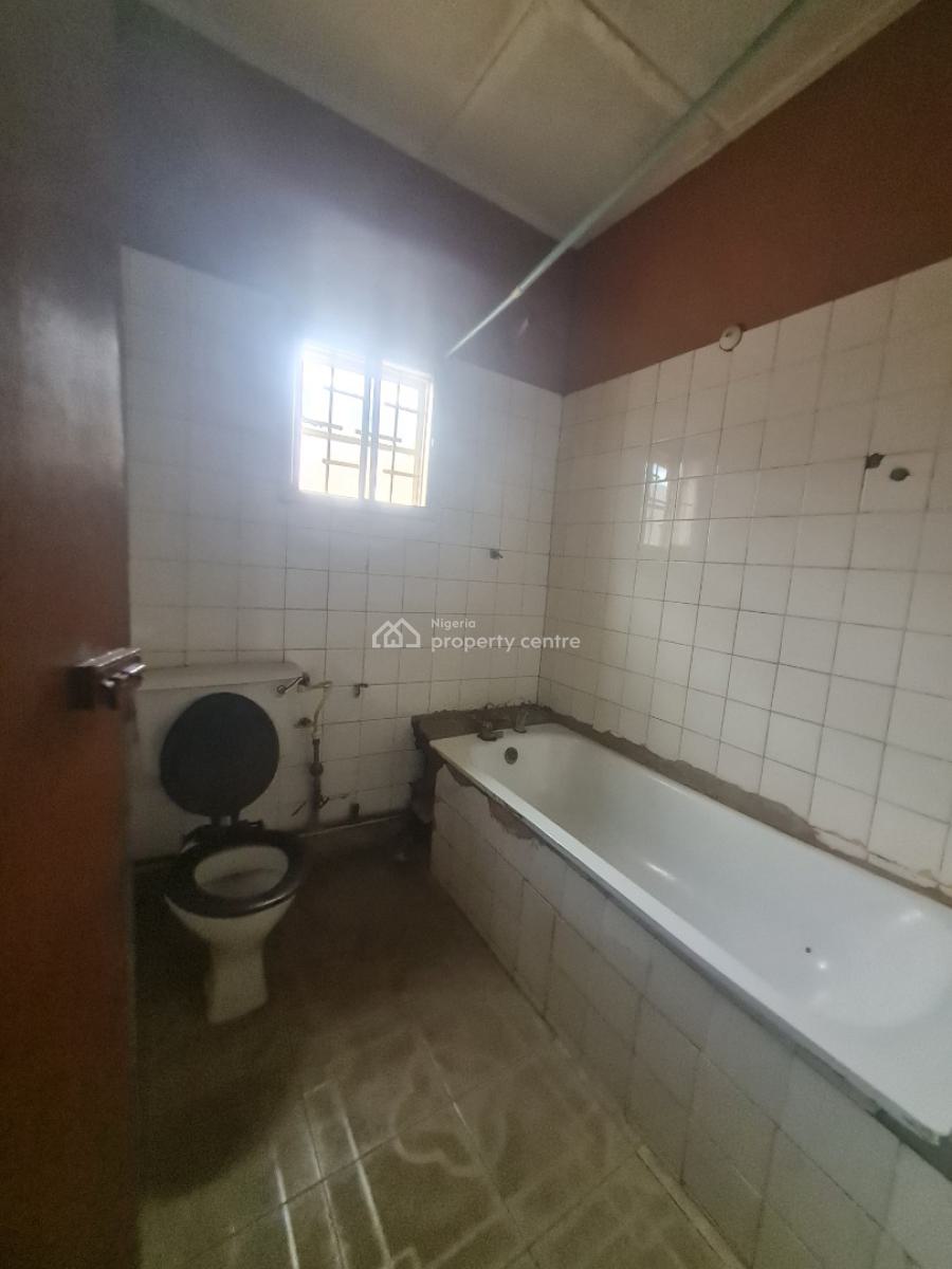 3 Bedroom Flat, Dele Ashiru Street, Ire Akari, Isolo, Lagos, Flat / Apartment for Rent