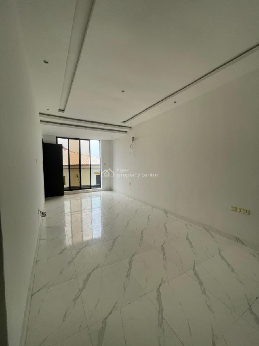 2 Bedroom Apartment with Pool, Lekki Phase 1, Lekki, Lagos, Block of Flats for Sale