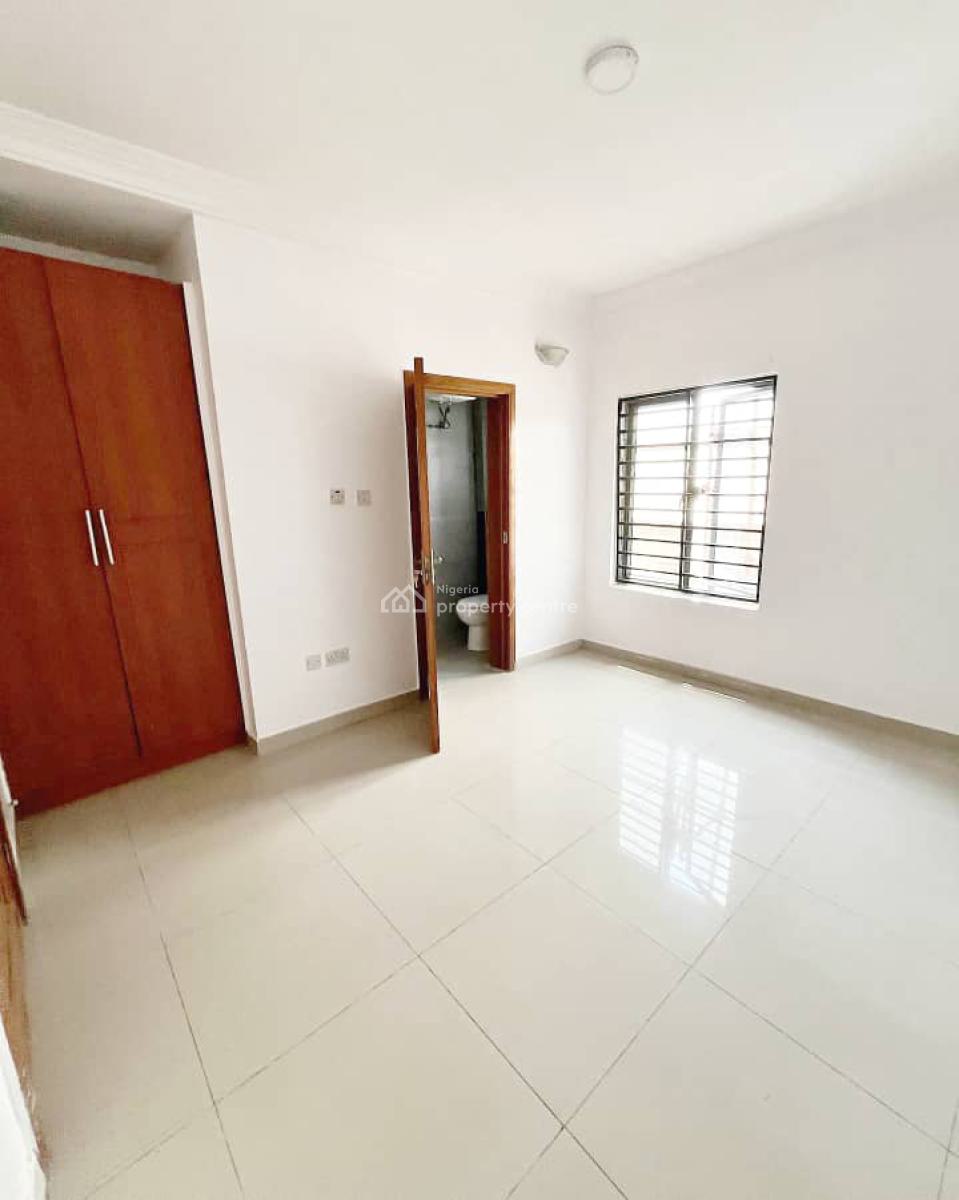 Well Maintained, Self Service 3 Bedroom Apartment, Lekki Phase 1, Lekki, Lagos, Flat / Apartment for Sale