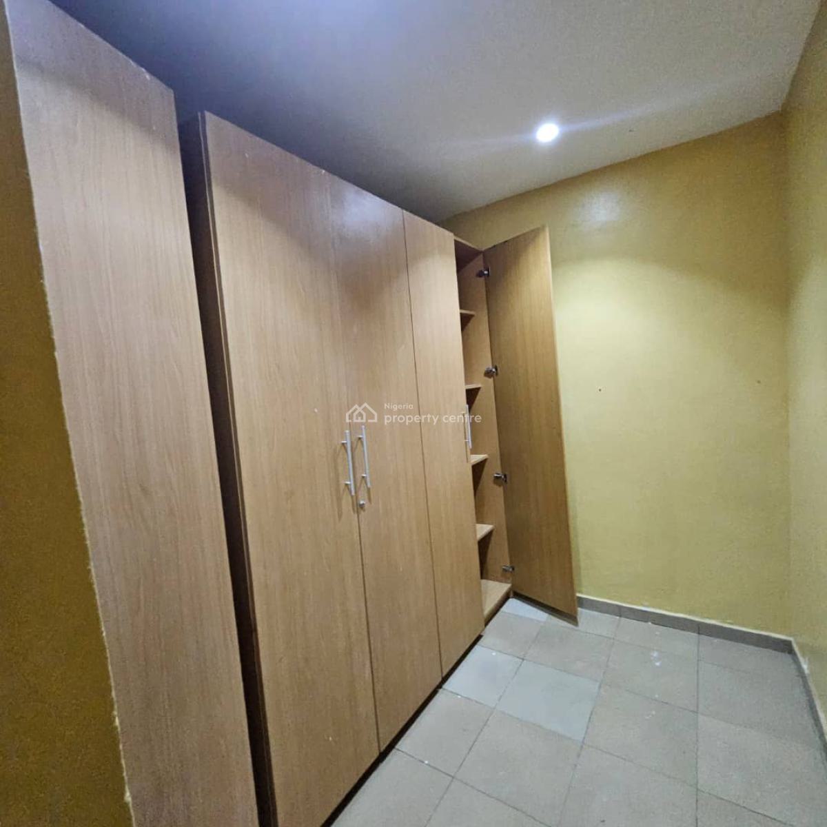 Ouse Old But Well-mannered 5 Duplex with Allroom Ensuite and Bq in a Serene Environment, Gra Phase 2, Magodo, Lagos, Semi-detached Duplex for Rent