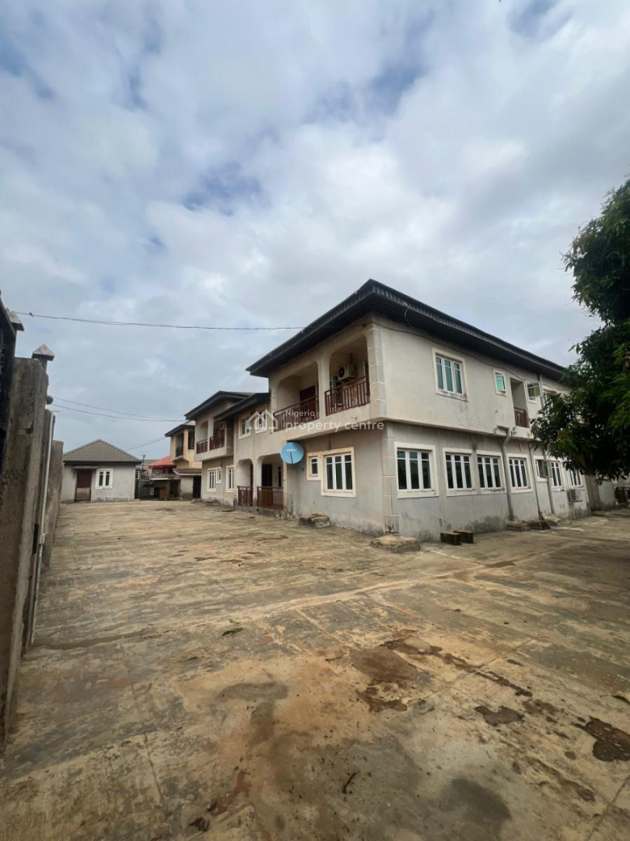 7 Bedroom Apartment with Other Mini Flat Available, Ikorodu, Lagos, House for Sale