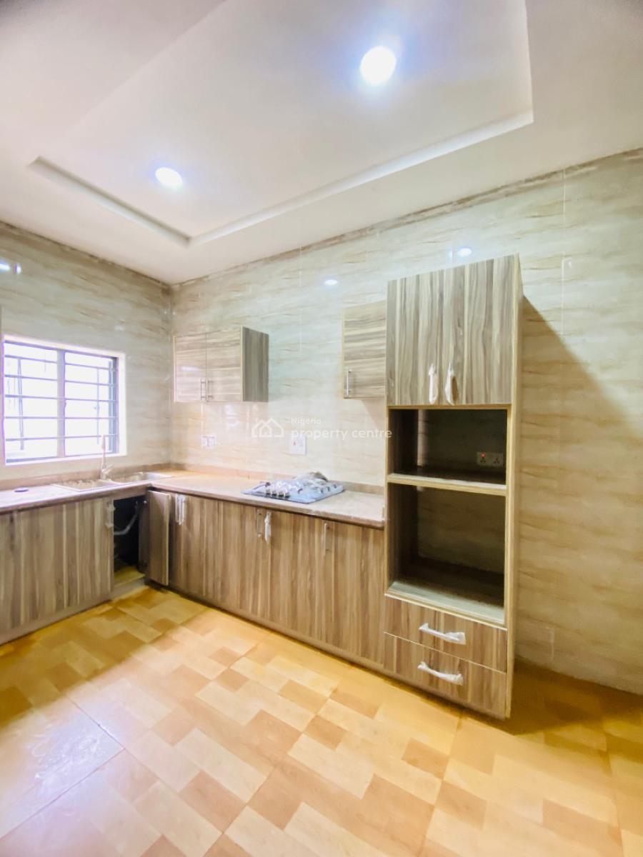 Spacious 3 Bedroom Apartment, Orchid, Lekki Phase 1, Lekki, Lagos, Flat / Apartment for Sale