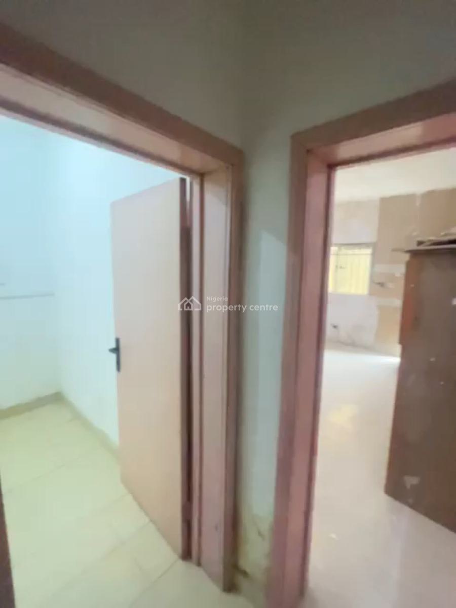 Mini Flat, Off Admiralty Way, Lekki Phase 1, Lekki, Lagos, Mini Flat (room and Parlour) for Rent