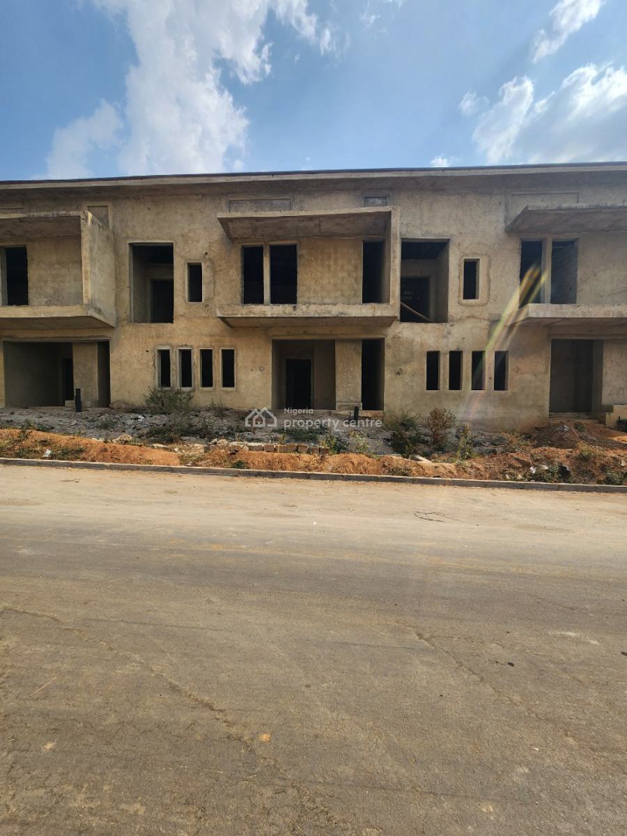 Spacious 3 Bedrooms Terraced Duplex, Army Estate (by Admiralty Estate), Asokoro District, Abuja, Terraced Duplex for Sale