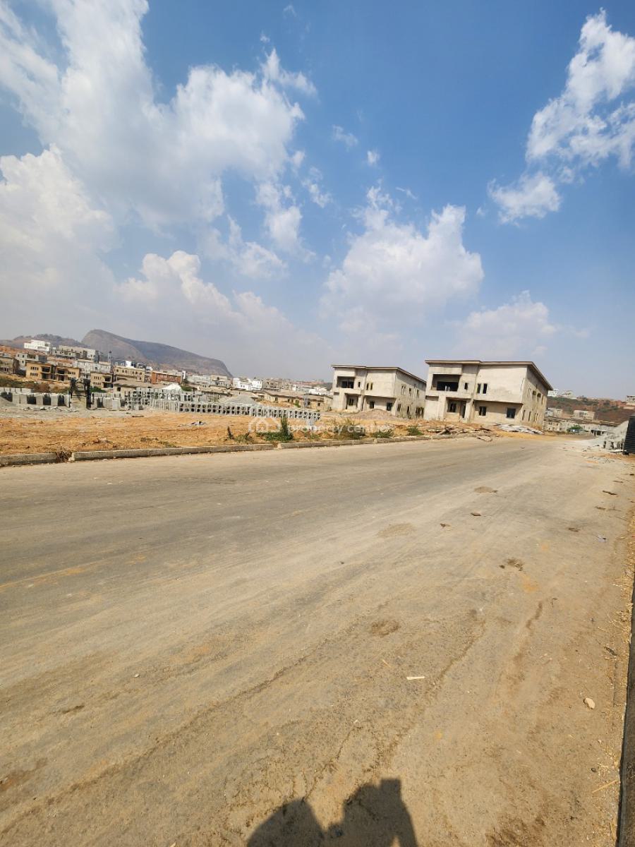 Spacious 3 Bedrooms Terraced Duplex, Army Estate (by Admiralty Estate), Asokoro District, Abuja, Terraced Duplex for Sale