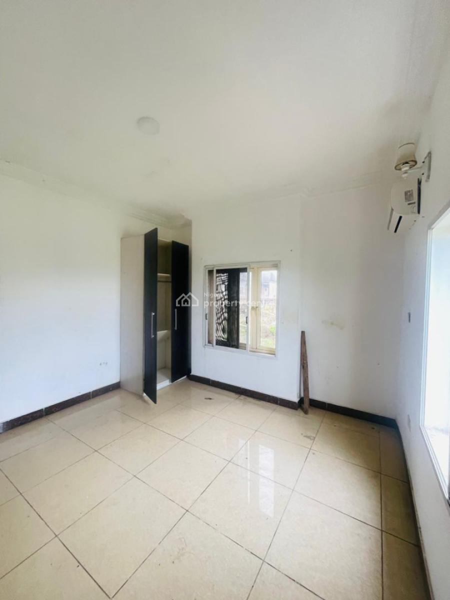 Spacious 3 Bedroom, Ikota, Lekki, Lagos, Flat / Apartment for Rent