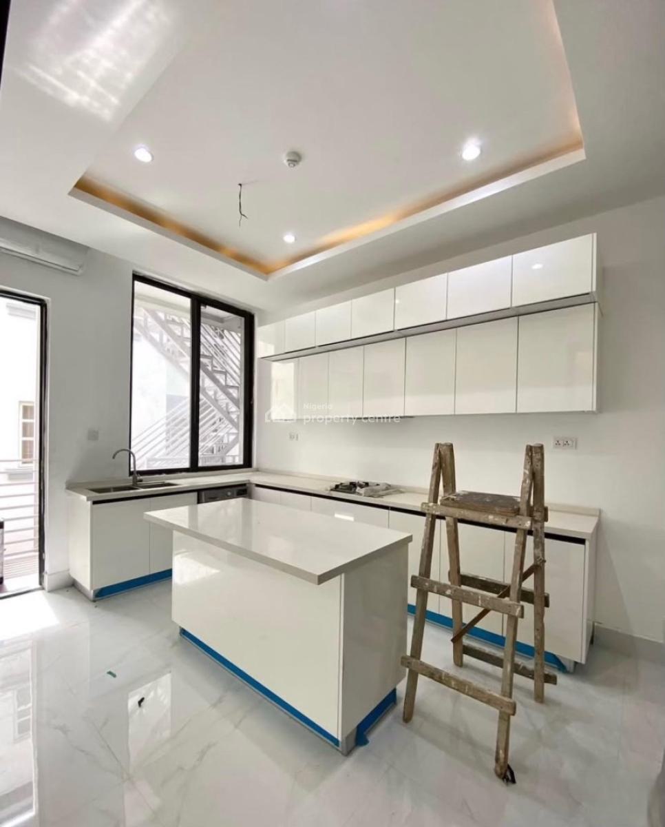 3 Bedroom Apartment with Pool Gym and Elevator, Lekki Phase 1, Lekki, Lagos, Flat / Apartment for Sale