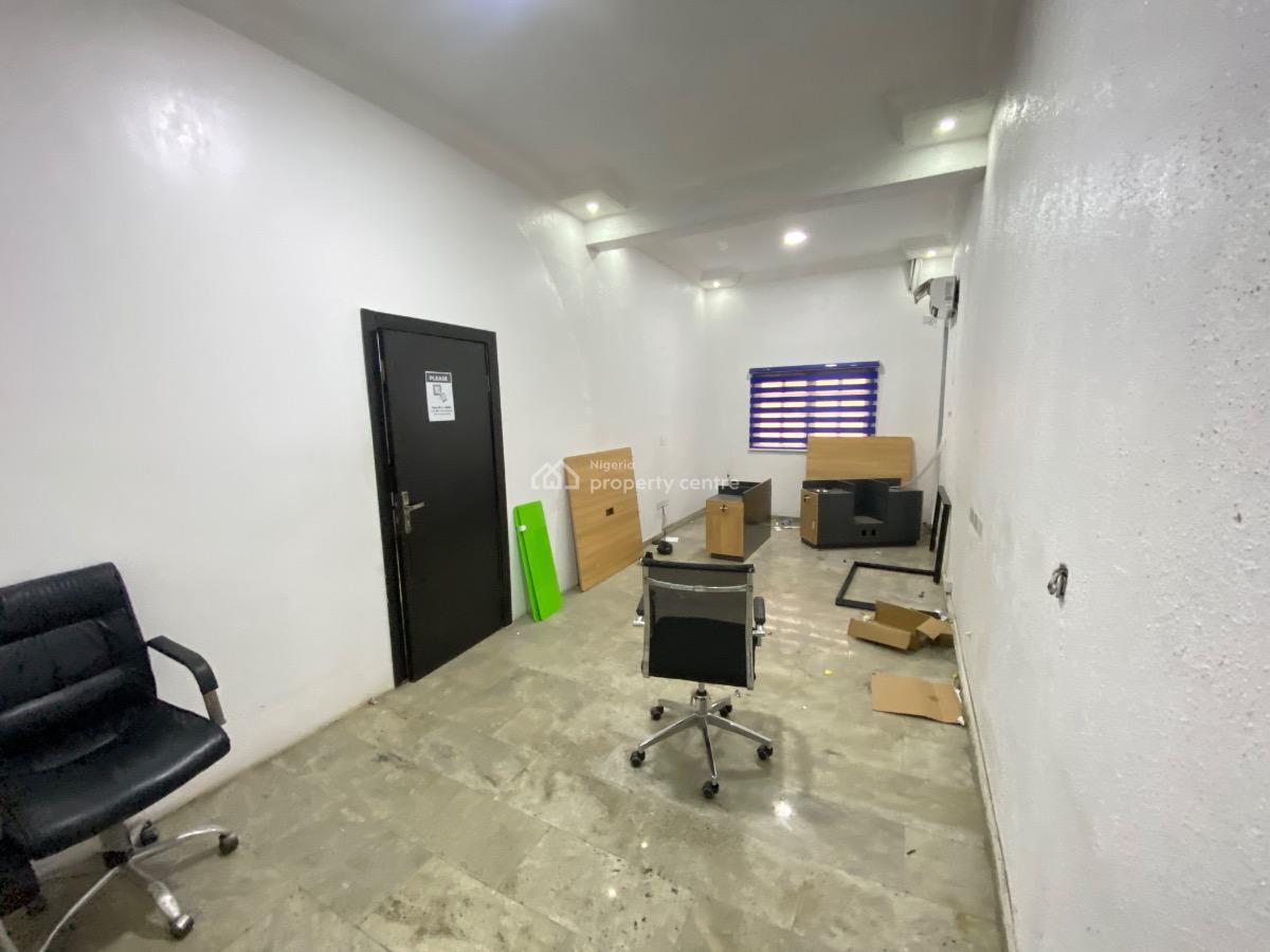 Commercial Property: 5 Bedroom Duplex with a Bq, Ikeja Gra, Ikeja, Lagos, Terraced Duplex for Rent