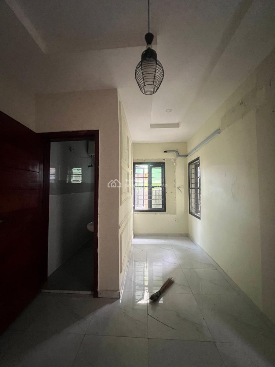 Well Maintained Portable 2 Bedrooms Flat, Osapa, Lekki, Lagos, Flat / Apartment for Rent