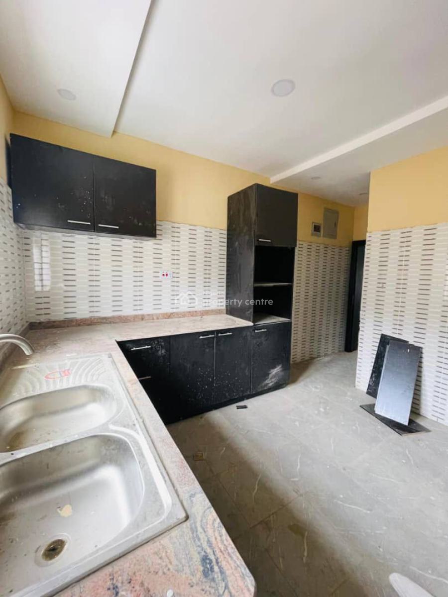 3 Bedroom Apartment in a Serene Environment, Yaba, Lagos, Flat / Apartment for Sale
