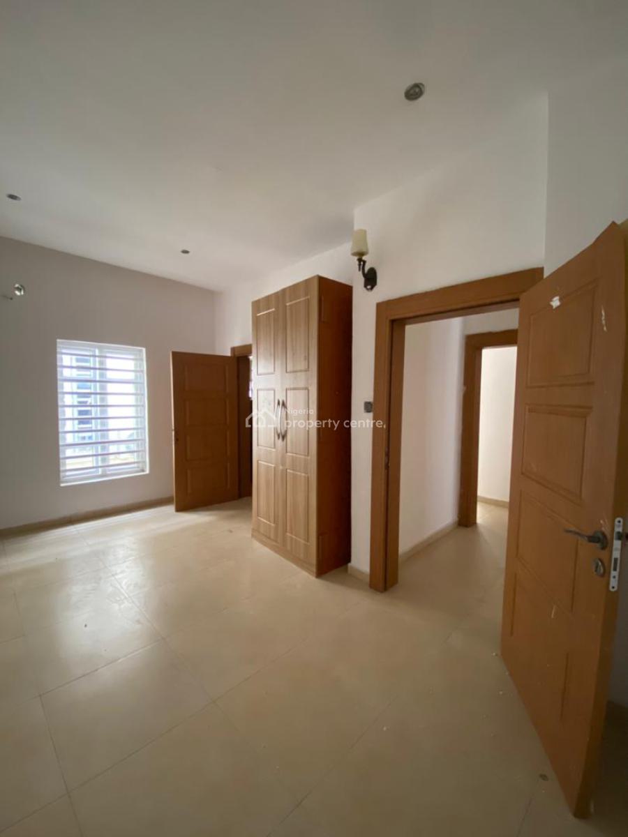 Well Maintained 4 Bedroom Semi Detached Duplex with a Bq, Ologolo, Lekki, Lagos, Semi-detached Duplex for Rent
