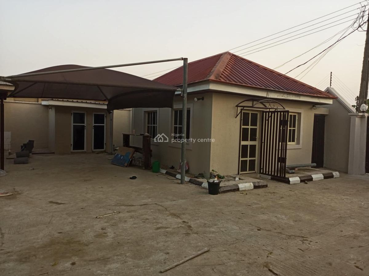 Tastefully Furnished 5 Bedrooms Duplex in a Good Area, Igando, Alimosho, Lagos, Terraced Duplex for Sale