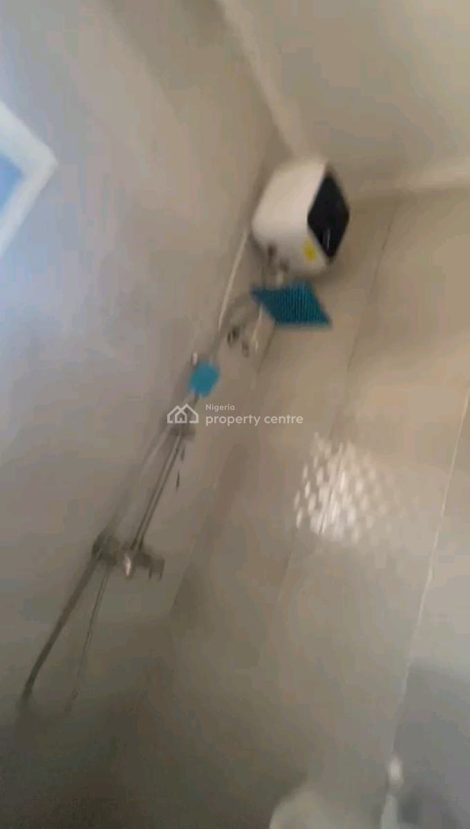 Standard Self Available, Shomolu, Lagos, Self Contain (single Rooms) for Rent