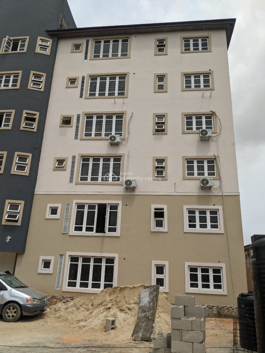 3 Bedrooms Luxury Apartment Ground Floor, Panti Axis, Yaba, Lagos, Flat / Apartment for Sale