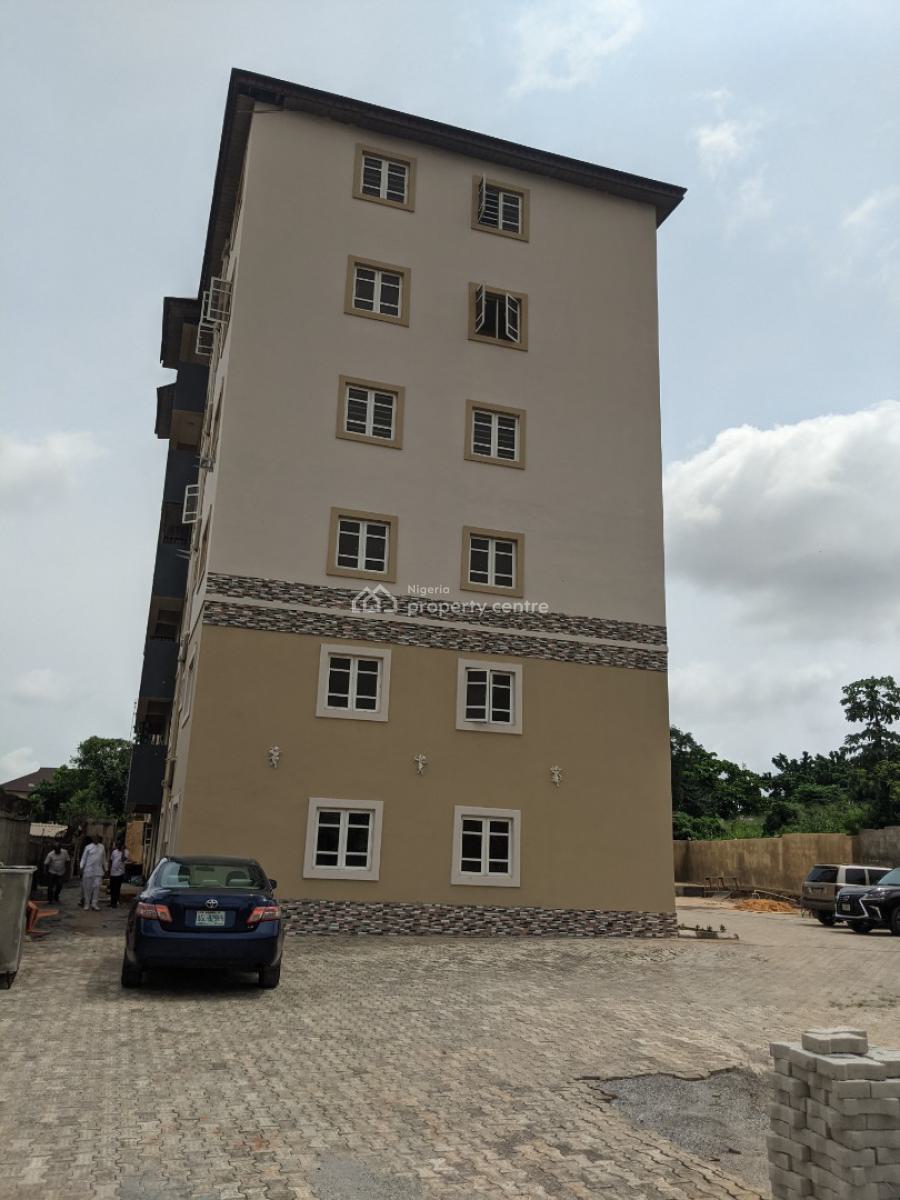 3 Bedrooms Luxury Apartment Ground Floor, Panti Axis, Yaba, Lagos, Flat / Apartment for Sale