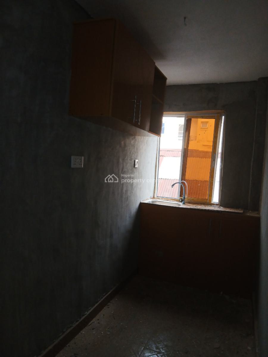 Lovely Newly Done 2 Bedrooms, Yaba, Lagos, Flat / Apartment for Rent