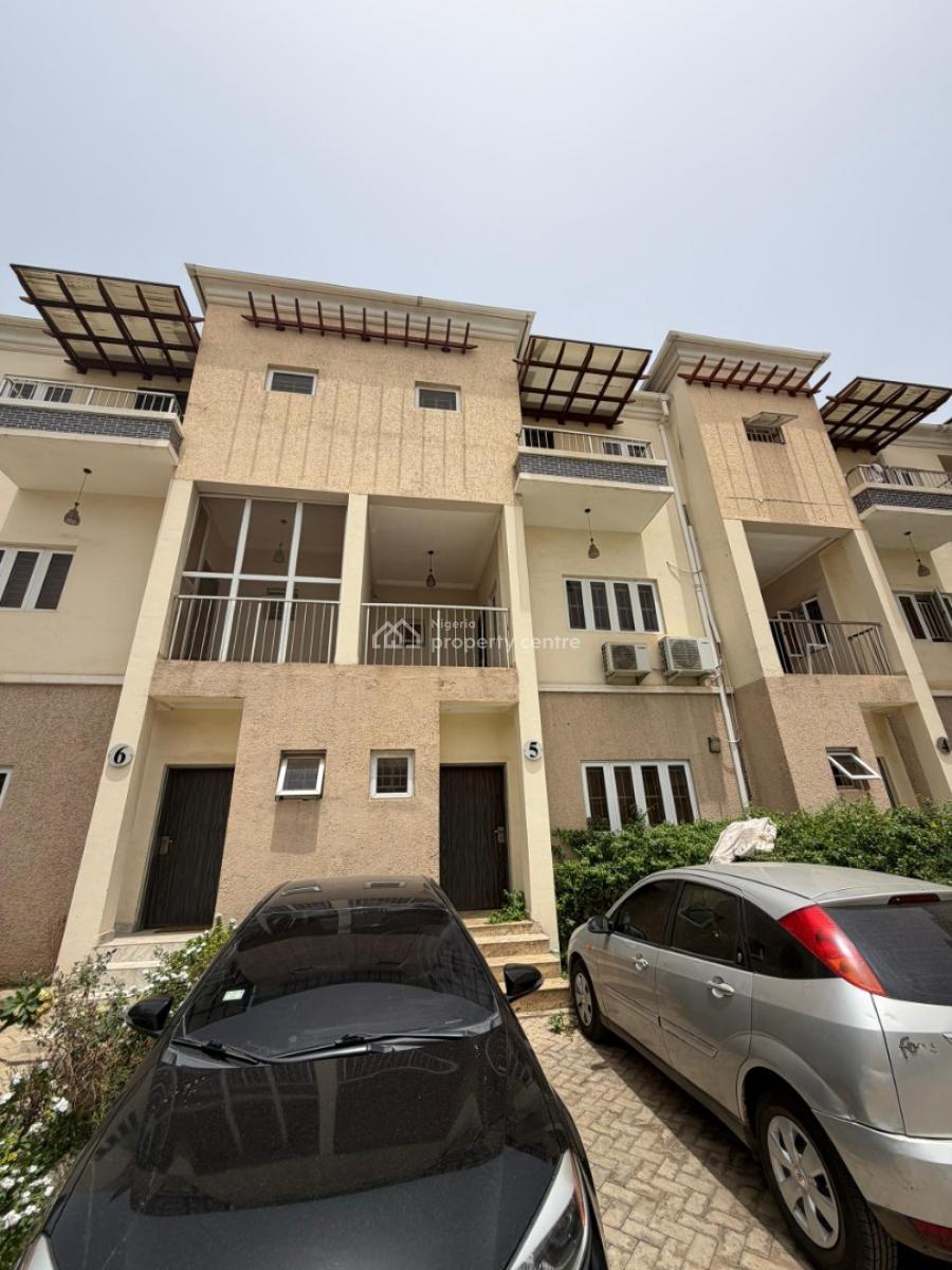 Distress, Distress, Well Finished 4 Bedroom Terrace Duplex with a Bq, Guzape District, Abuja, House for Sale