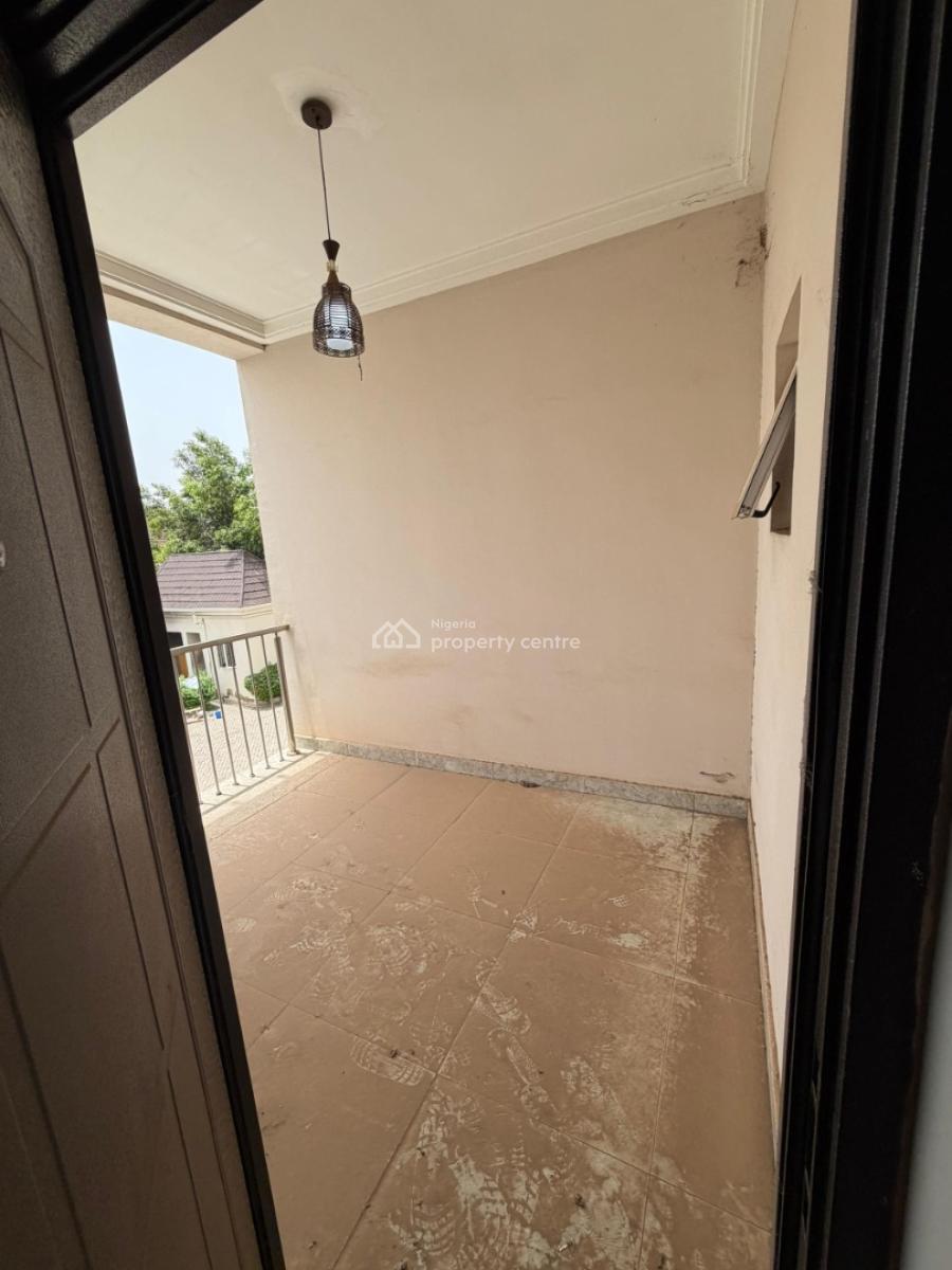 Distress, Distress, Well Finished 4 Bedroom Terrace Duplex with a Bq, Guzape District, Abuja, House for Sale