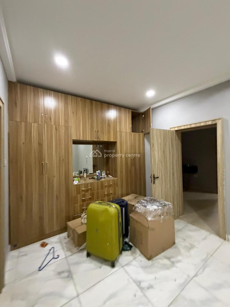 Distress, Distress, Well Finished 4 Bedroom Terrace Duplex with a Bq, Guzape District, Abuja, House for Sale