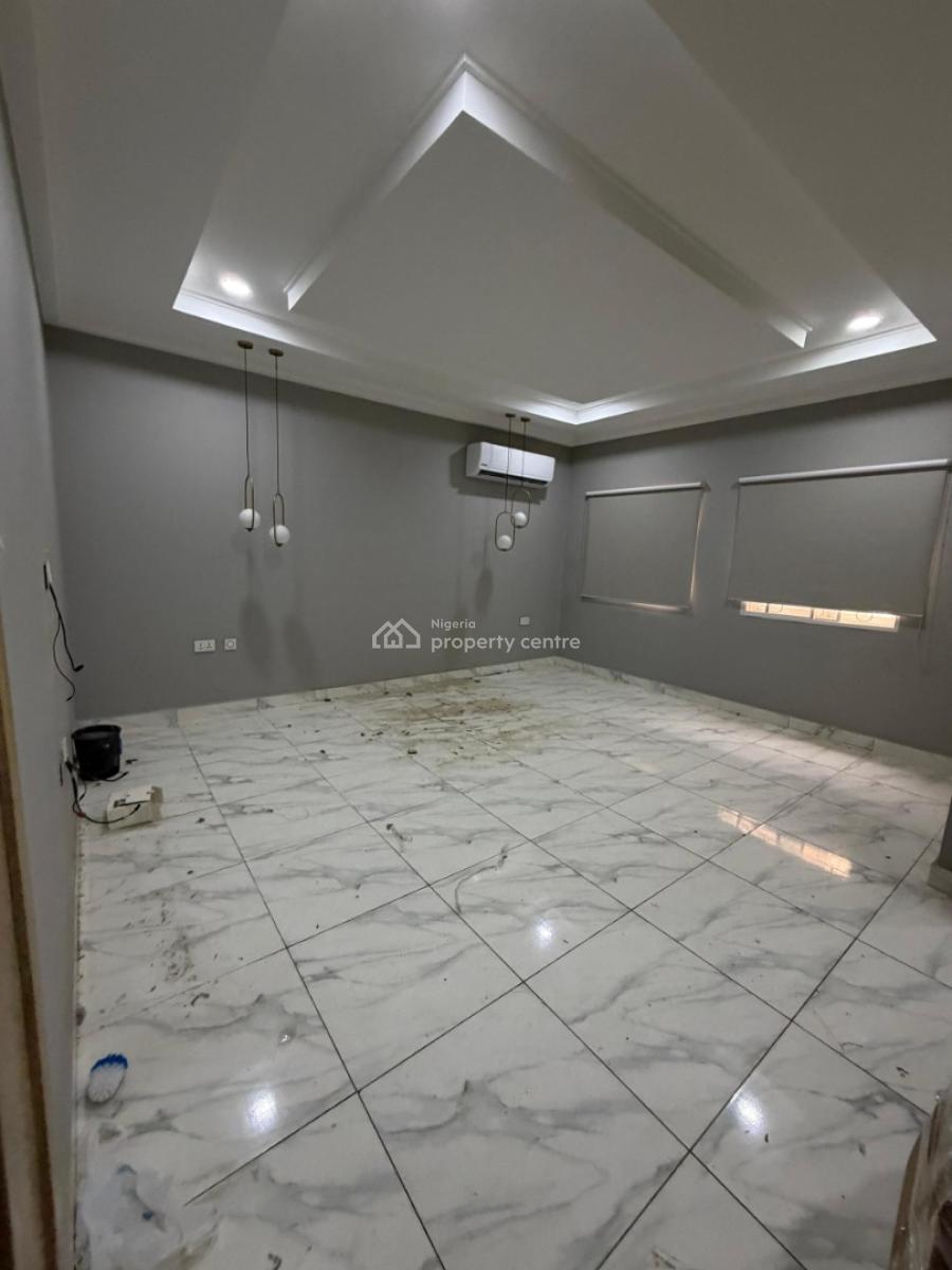 Distress, Distress, Well Finished 4 Bedroom Terrace Duplex with a Bq, Guzape District, Abuja, House for Sale