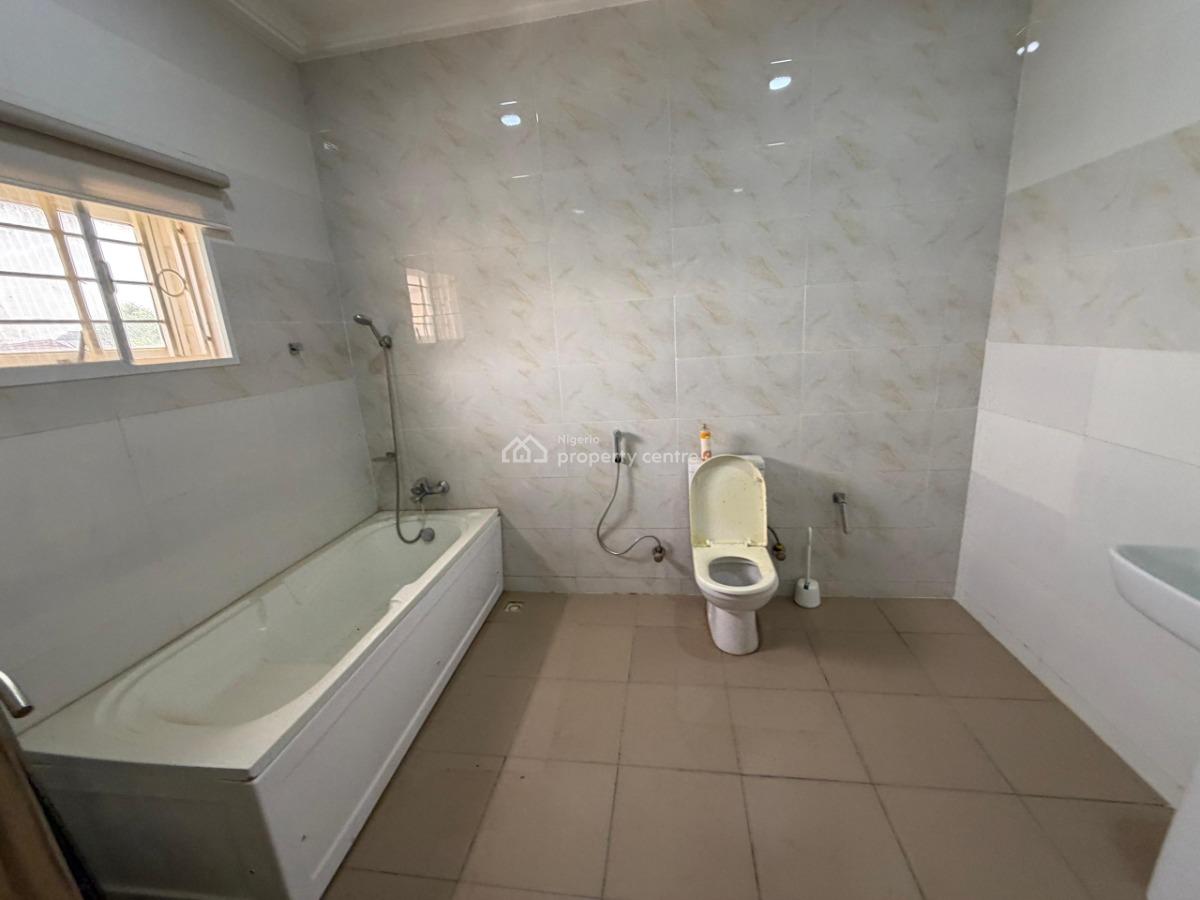 Distress, Distress, Well Finished 4 Bedroom Terrace Duplex with a Bq, Guzape District, Abuja, House for Sale