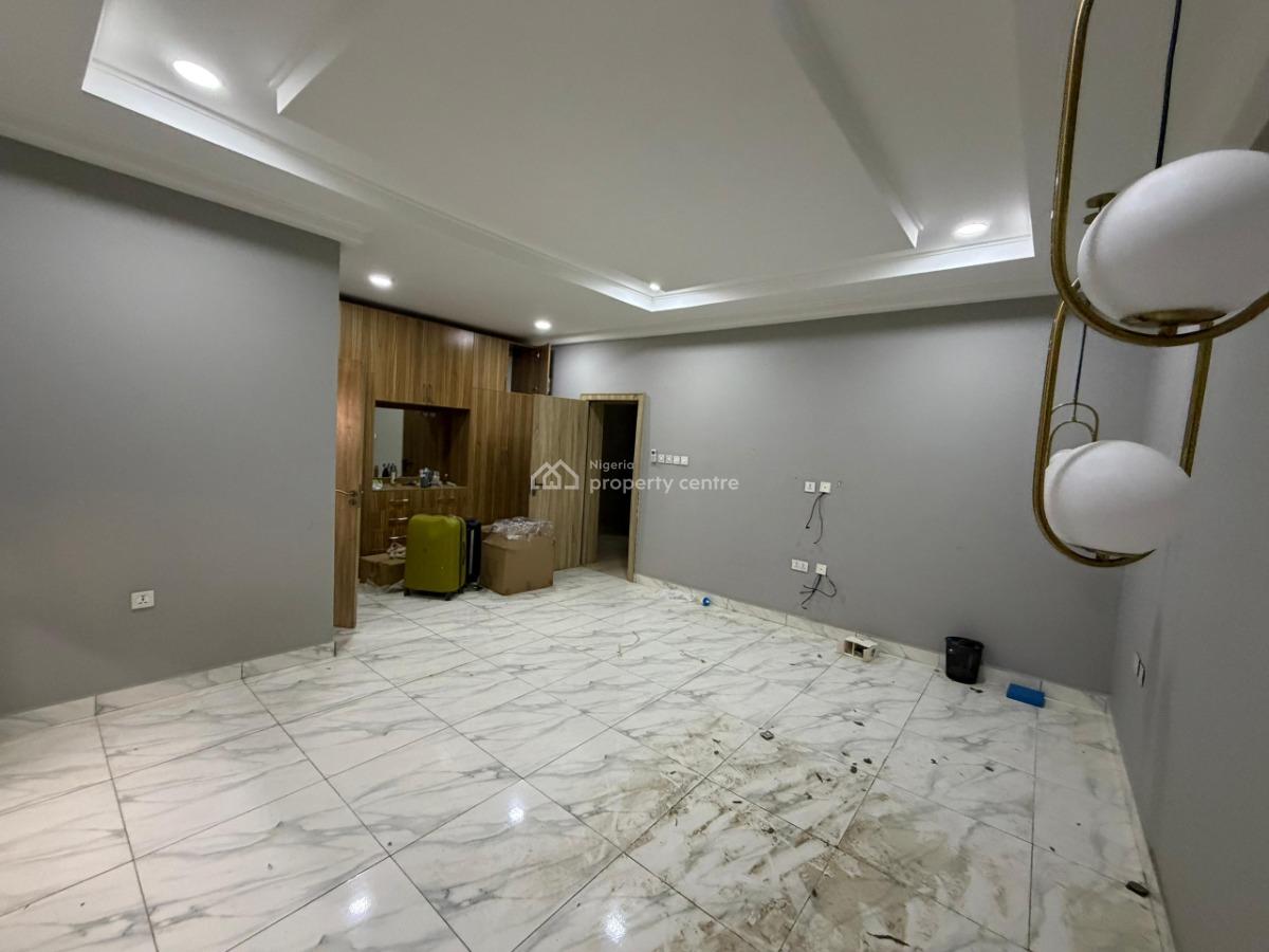 Distress, Distress, Well Finished 4 Bedroom Terrace Duplex with a Bq, Guzape District, Abuja, House for Sale