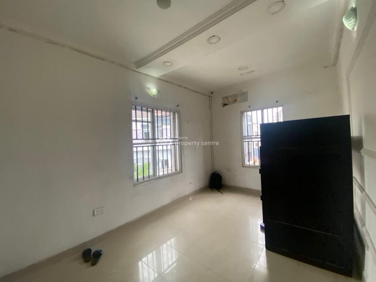 2 Rooms Semi Detached Duplex Office, Ikota, Lekki, Lagos, Semi-detached Duplex for Rent