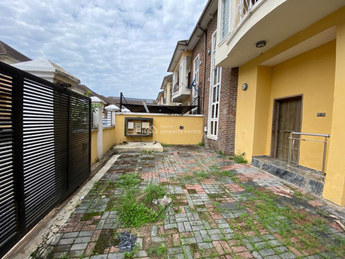Well Maintained 4 Bedroom Duplex, Off Spg Road, Ologolo, Lekki, Lagos, Semi-detached Duplex for Rent